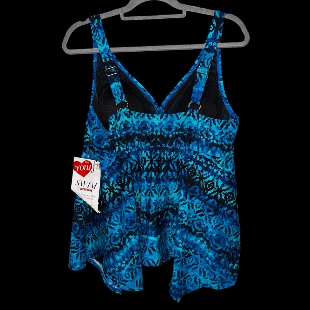 ⬇️Avenue Blue and Black Asymmetrical Swim Tank Top - Picture 3 of 4